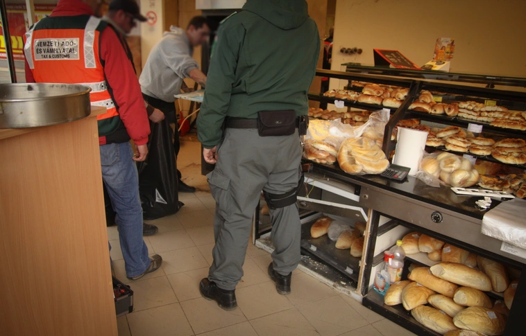Eladta a NAV által lefoglalt gépeket