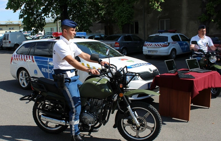 Új motorokat és laptopokat kaptak a rendőrök az Északerdőtől