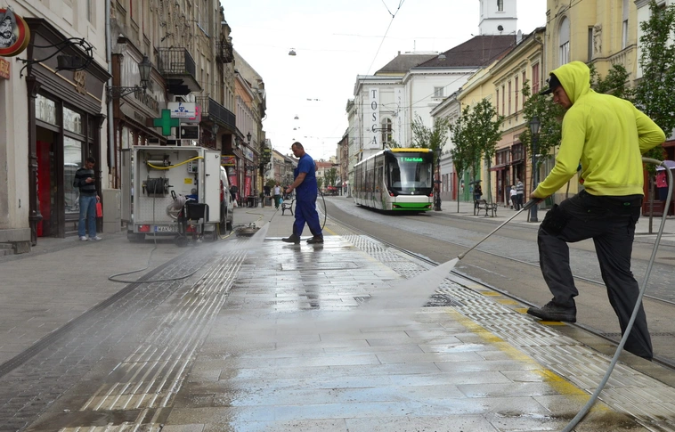Burkolattisztítás a miskolci belvárosban