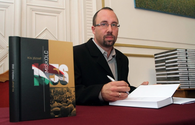 Hiánypótló könyv jelent meg ’56 miskolci eseményeiről