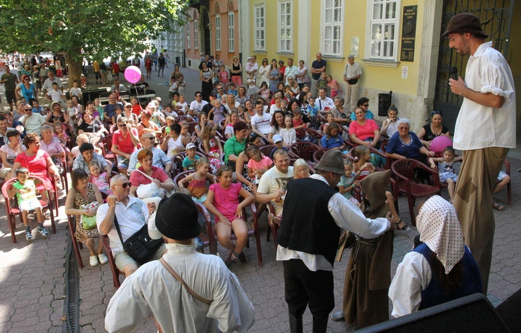 Ünnepi forgatag Miskolcon - képgalériákkal