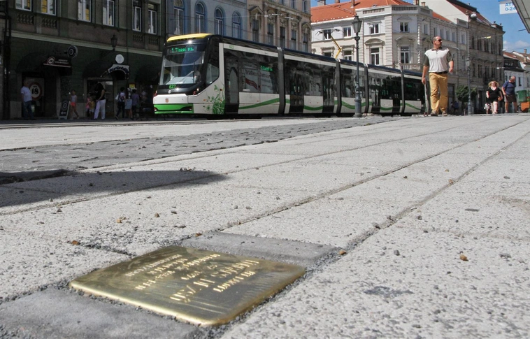 Botlatókövek emlékeztetnek a holokauszt áldozataira Miskolcon