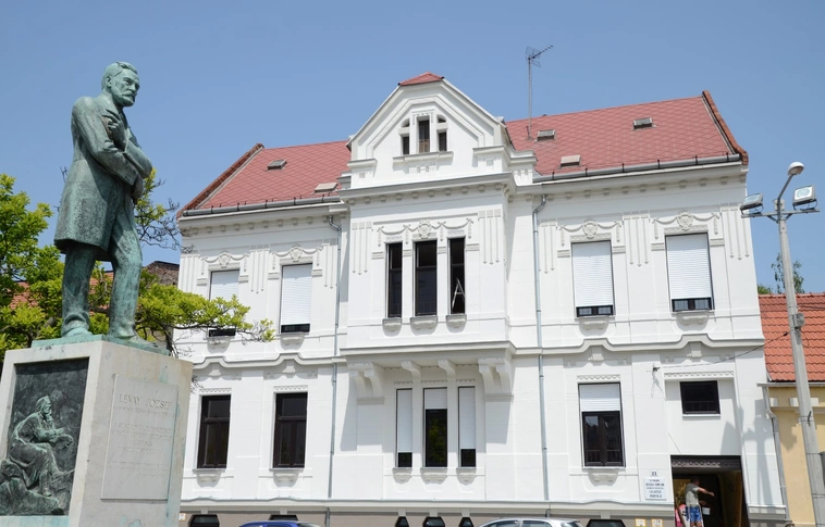 Elkészült a Tetemvári Református Egyházközség parókiájának homlokzati felújítása