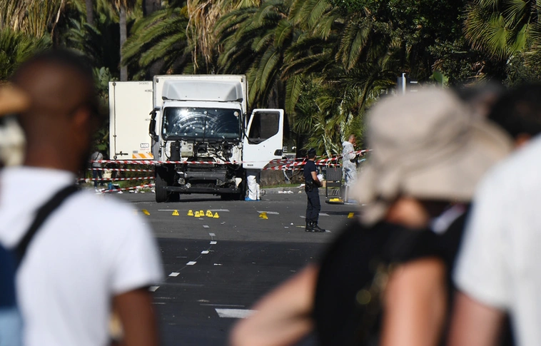Terrortámadás Nizzában – azonosították a merénylőt