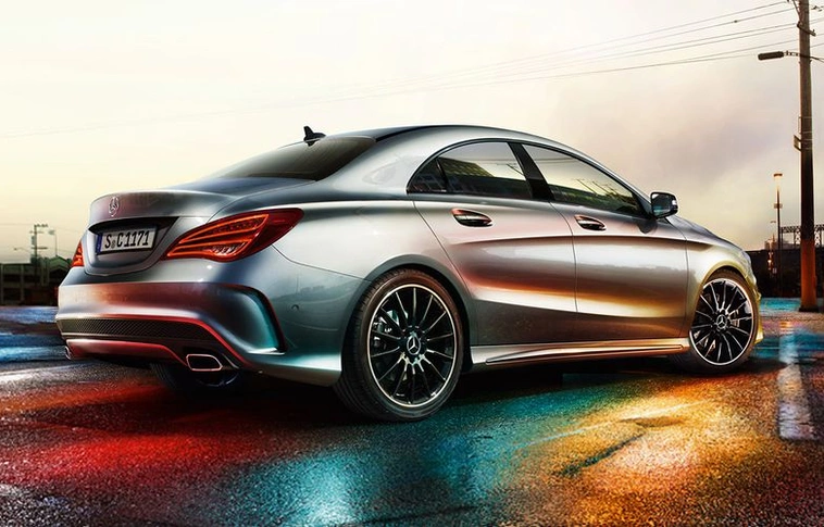 Világszerte 1 millió Mercedest hívnak vissza