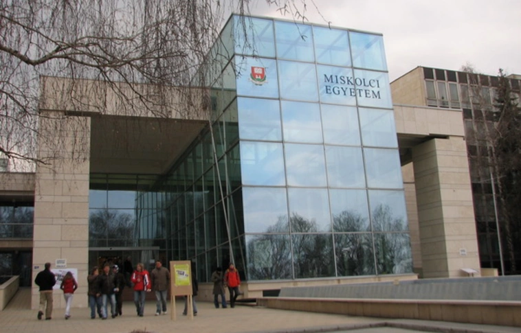 Jelentős tehertől szabadult meg a Miskolci Egyetem