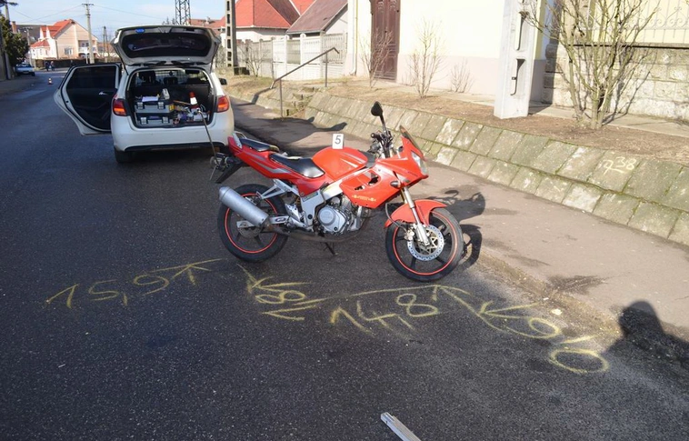 Sérültjei is vannak a motoros balesetnek