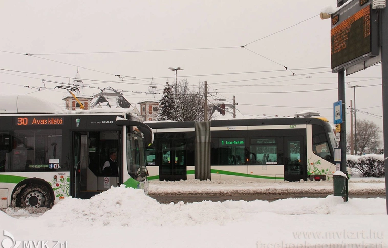 Menetrend szerint közlekednek a miskolci villamosok, buszok