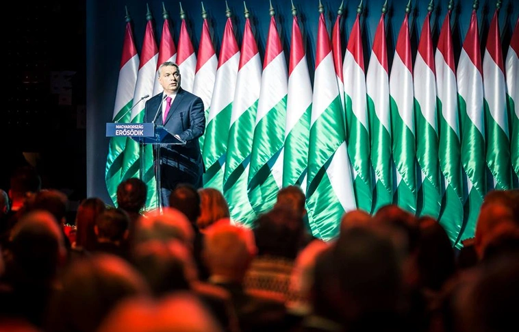 Orbán Viktor: „Imáinkba foglaljuk Nagy-Britannia népét”