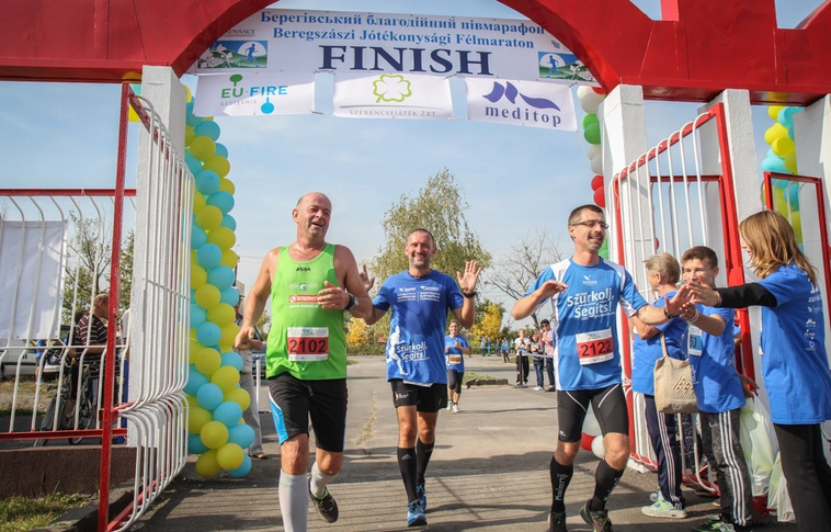 Jótékonysági félmaraton a beregszászi járásban