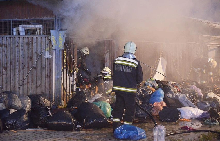 Bolhapiacon pattogott a tűz kedd este
