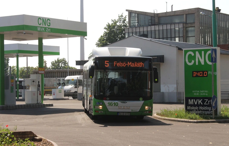 Egyre többen járnak a CNG töltőállomásra