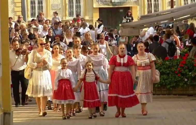 A tehetségek felkarolása, a művészet és a magyarság értékeinek népszerűsítése