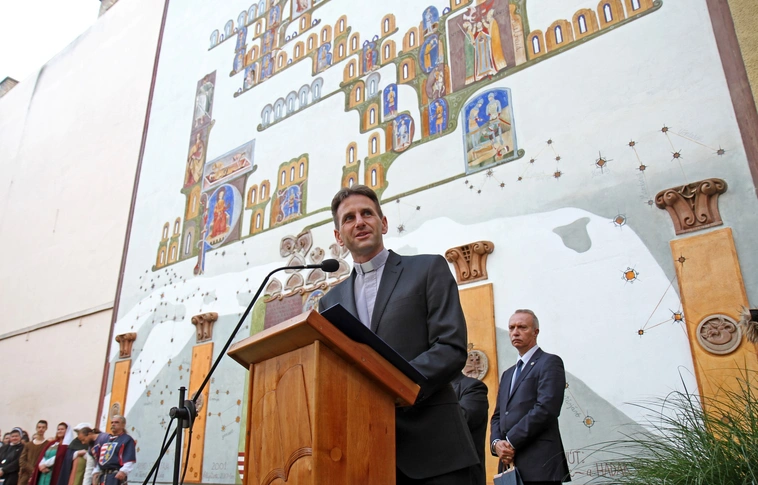 Restaurálták Árpád Szent Fáját a Fráter gimnáziumban