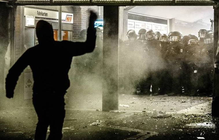 Újabb zavargások Hamburgban, sajtóértesülés szerint a rendőrség erősítést kért