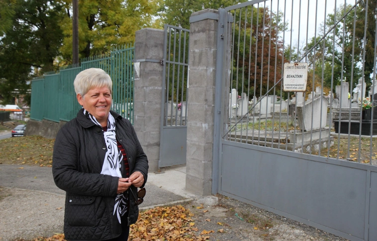 Mindenszentekhez közeledve rendbe tették a Vasgyári temető környékét