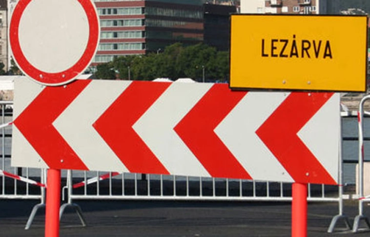 Dolgozik a MIVÍZ, korlátozzák a forgalmat a kereszteződésben