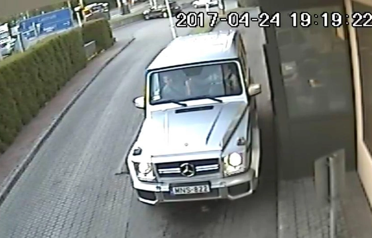 Kétmillió forint a nyomravezetőnek – Terepjáró mellett karórát és réz esőcsatornát is loptak