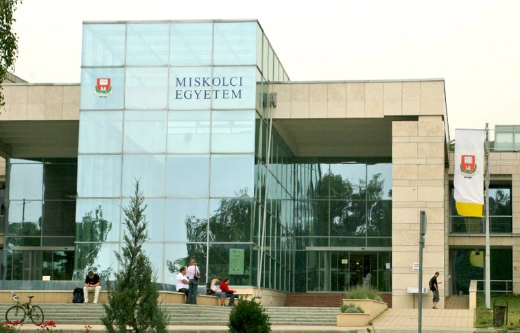 Melyik a legszebb egyetemi campus? – Mi tudjuk, hát szavazzunk!