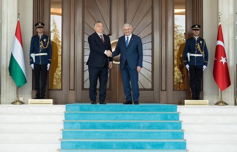 Orbán: stabil és erős Törökország az érdekünk
