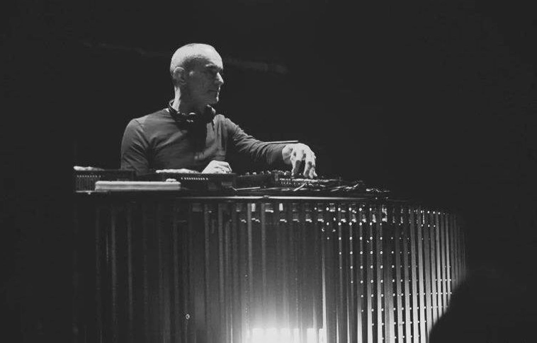 Elhunyt Robert Miles