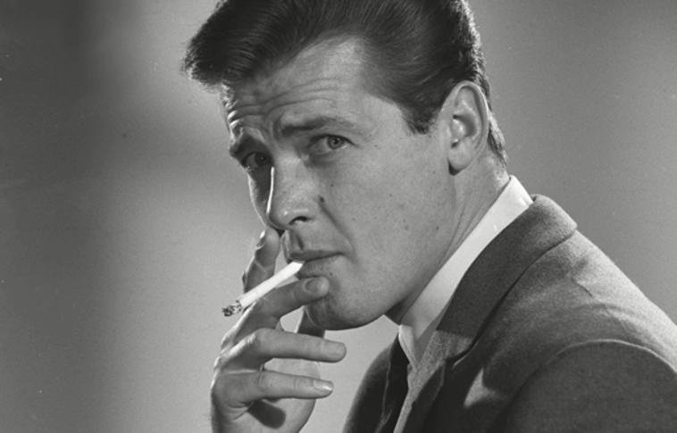Elhunyt Roger Moore