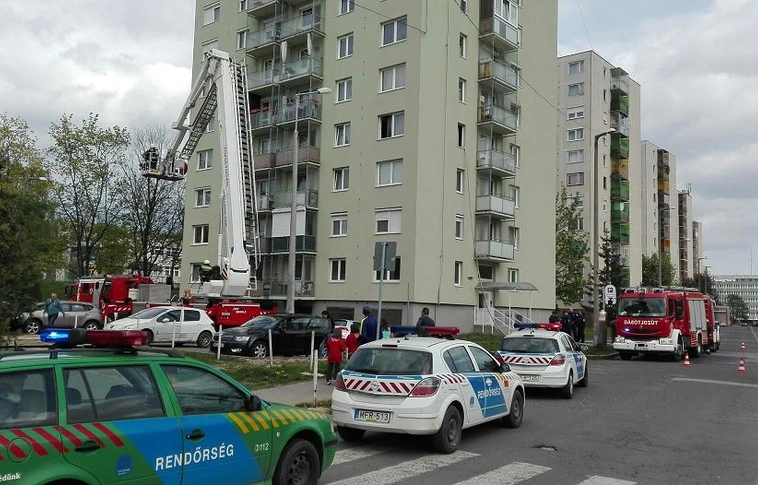 Erkély lángolt a Vologdán, félszáz embernek kellett ideiglenesen elhagynia lakását
