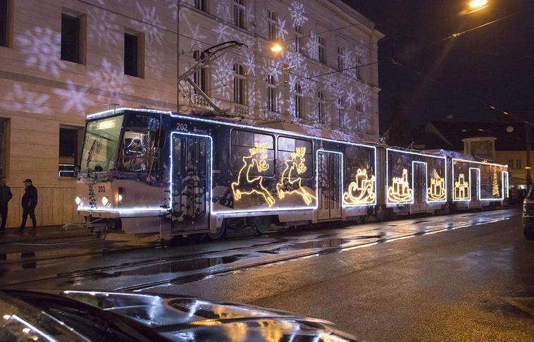 Le ne maradjon róla! – már csak a héten jár Európa legszebb adventi villamosa