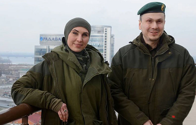 Elhunyt parancsnoka mellé temették a meggyilkolt Amina Okujevát