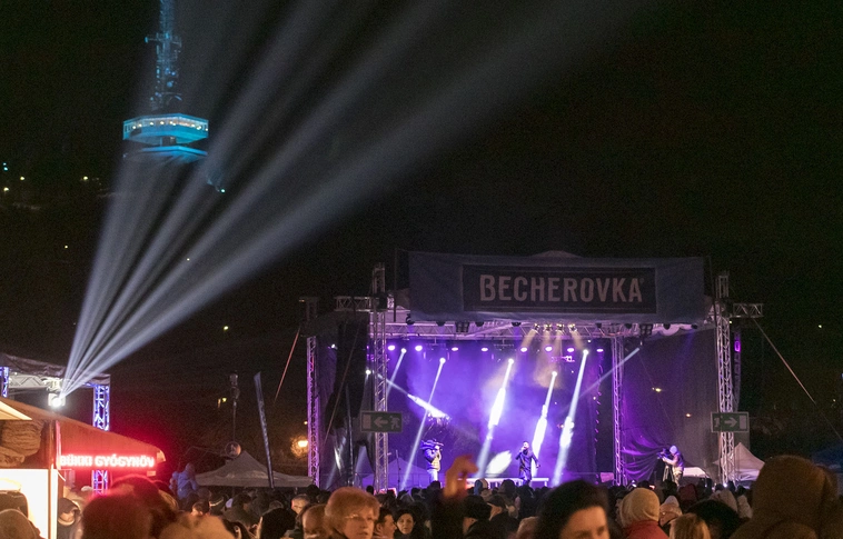 Nem volt megállás - Ezerrel pörgött vasárnap is a Becherovka Miskolci Farsang! (Képgalériákkal!)