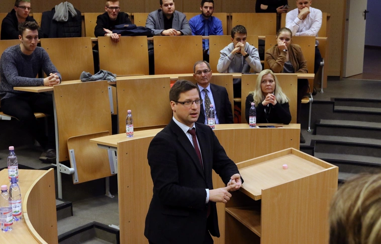 „Fontos a politikai stabilitás”