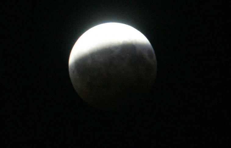 Jön az évszázad leghosszabb holdfogyatkozása