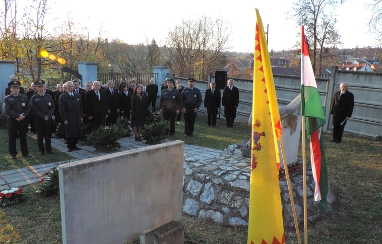 Az ’56-os forradalom hőseire és mártírjaira emlékezett Miskolc a nemzeti gyásznapon