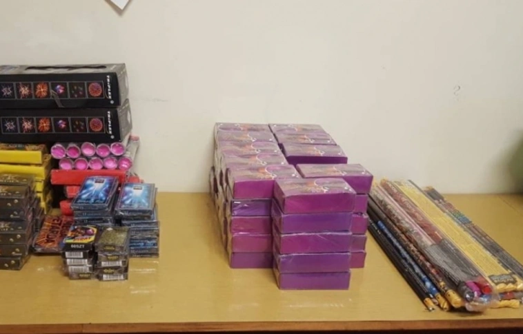 Illegálisan árult pirotechnikát Miskolcon, a Búza téren