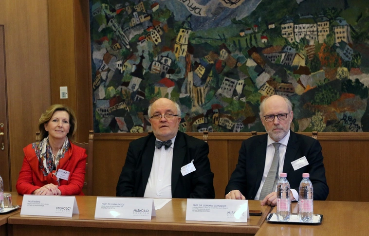 Közösen lépnének fel a csalás, a korrupció és a pénzmosás ellen