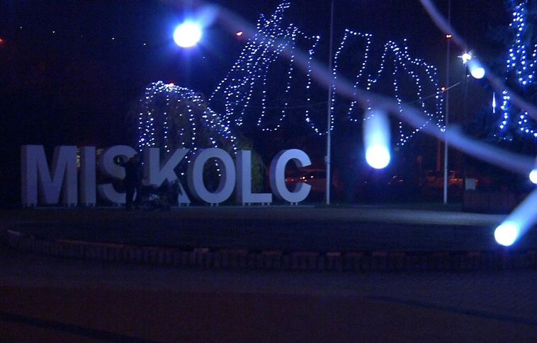 Advent Miskolcon – Fantasztikus fények, új látvány segíti az ünnepre hangolódást