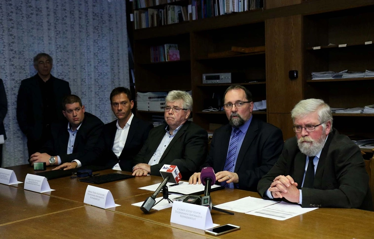 Kezdődhet a munka! – uszodát és új tornatermet kap a Lévay gimnázium