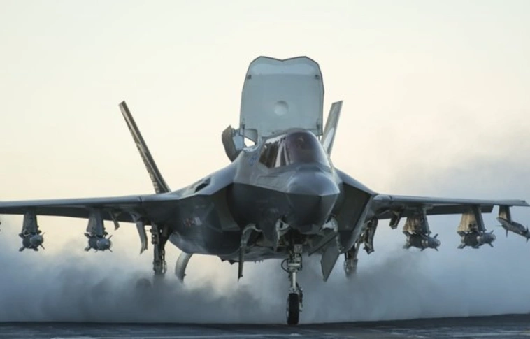 Megérkeztek Nagy-Britanniába a brit légierő első F-35-ösei