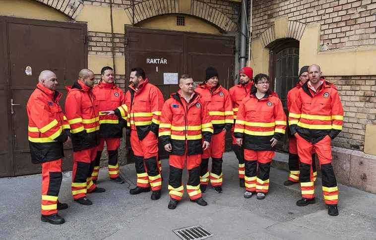 Bemutatták a mentődolgozók új munkaruháit