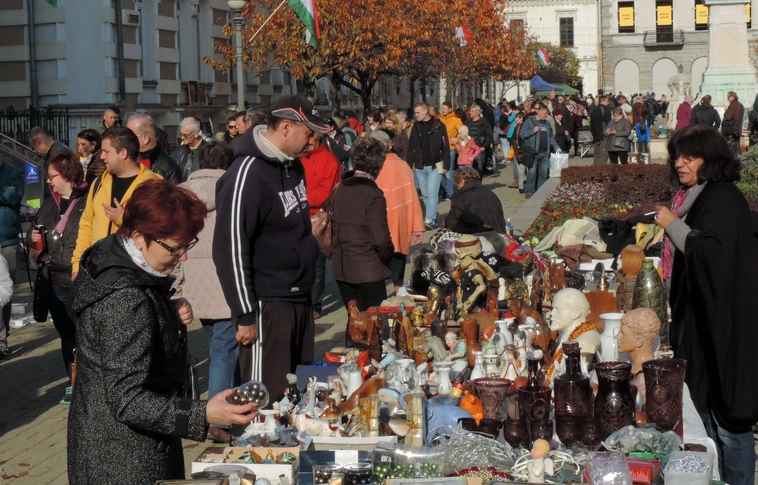 Novemberben is: régiségvásár Miskolc belvárosában!