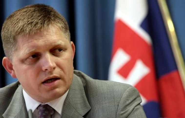 Benyújtotta lemondását Robert Fico