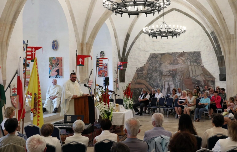 Szentmise a Lovagteremben Szent Hedvig tiszteletére