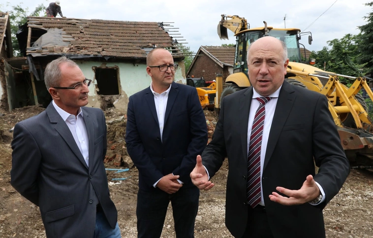 Új polgármesteri megbízott vezetésével folytatódik a nyomortelep-felszámolás Miskolcon