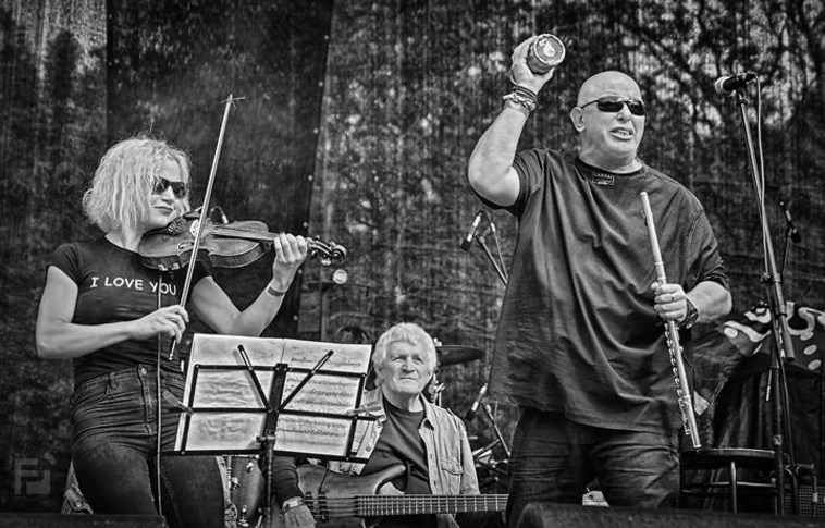 Parknyitó koncert Török Ádámmal Hejőcsabán, a Gárdonyiban