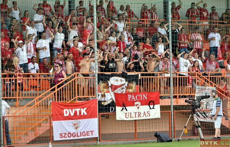 Beugrott a játéktérre a szurkoló, a rendőrség is vizsgálta az ügyet