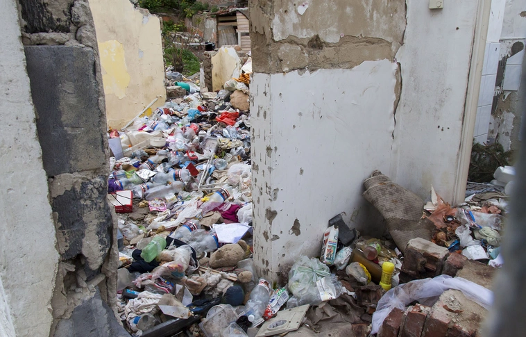 Illegális szemetelőket füleltek le a miskolci rendészek