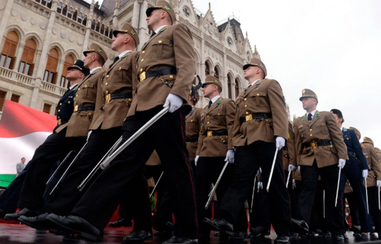 Többszörös a túljelentkezés, bővítik a honvédkadét-képzést