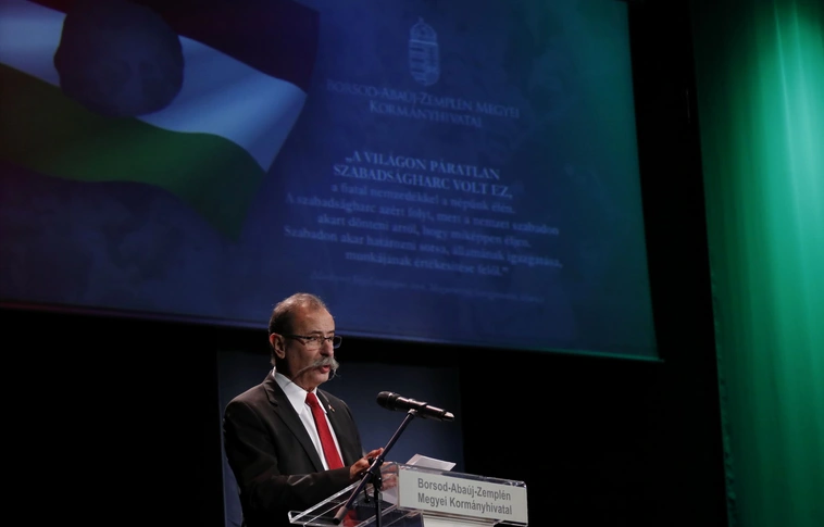 „Köszönettel tartozunk a hősöknek hazaszeretetükért, tiszta, áldozatos küzdelmükért”