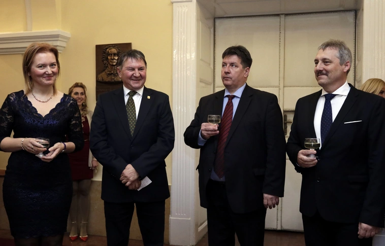 Sikeres, stabil, hitelmentes évet zárt a megyei önkormányzat