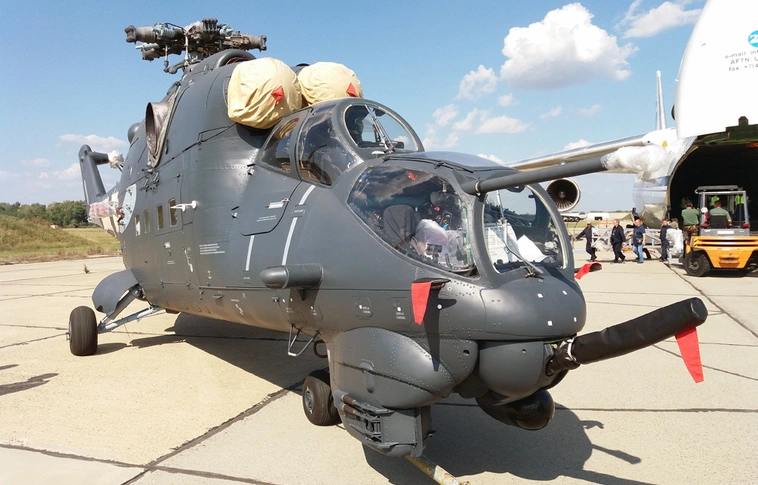 Óriásgépen érkeztek meg a harci helikoptereink